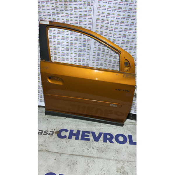 Porta Dianteira Direita Chevrolet Onix Active 2017 2018 Direito Laranja Dianteira