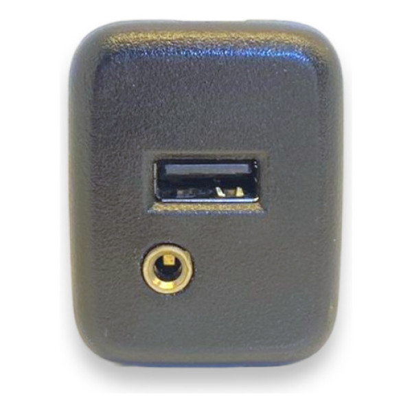 Entrada Usb Gm Tracker 1.4 2017 2018 Usado Original